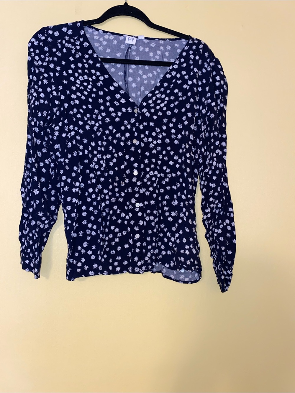 GAP Factory Navy and White Daisy-Print V-Neck Blouse